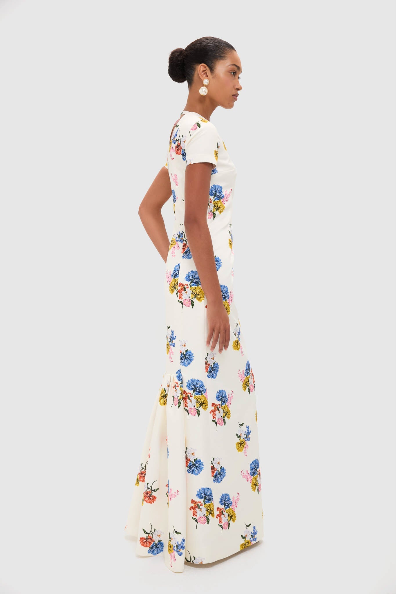 Retro Bouquet on White Fosette Gown