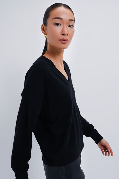 Black Emma Cashmere Bodie Boyfriend Crewneck