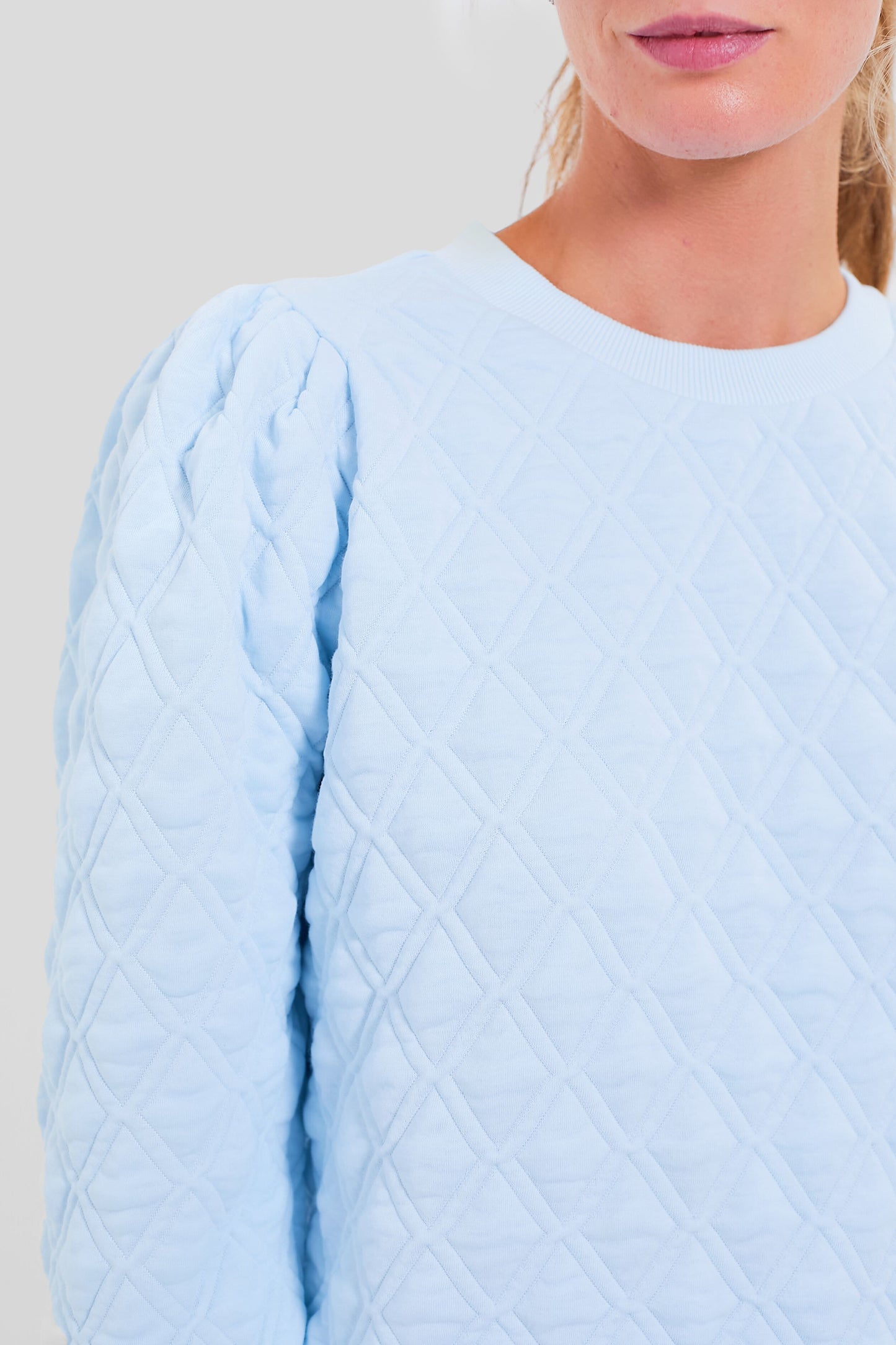Light Blue Puff Sleeve Quilted Stretch Campbell Pullover