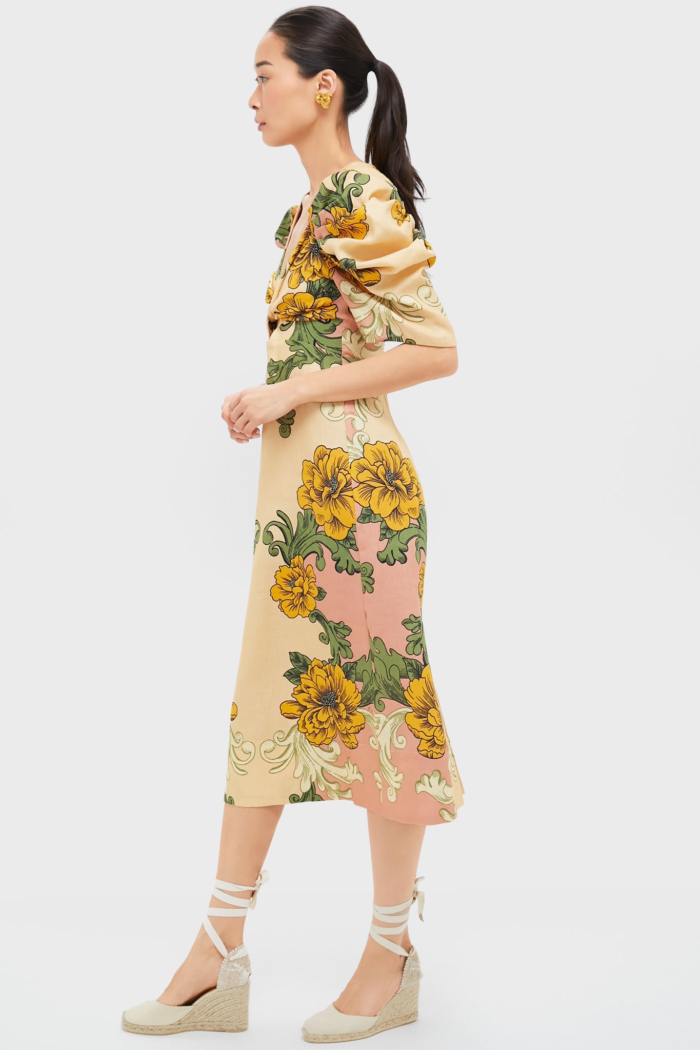 Delicate Flower Arabesques Short Sleeve Midi Dress